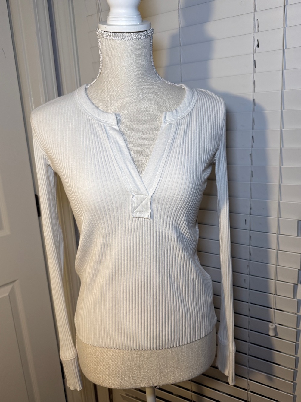 aerie Y2K Ribbed White Long Sleeve Henley